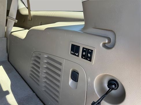 Used 2016 GMC Yukon XL SLT RWD image 34