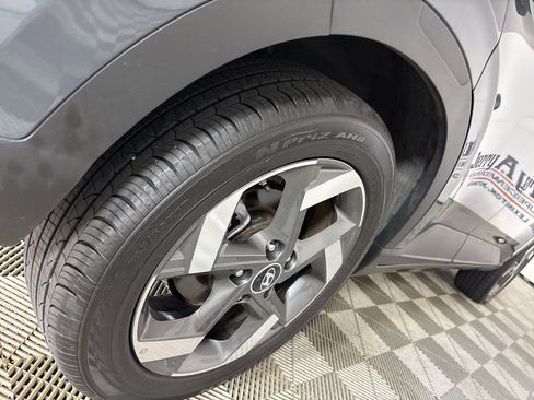 Used 2025 Hyundai Venue SEL FWD image 30