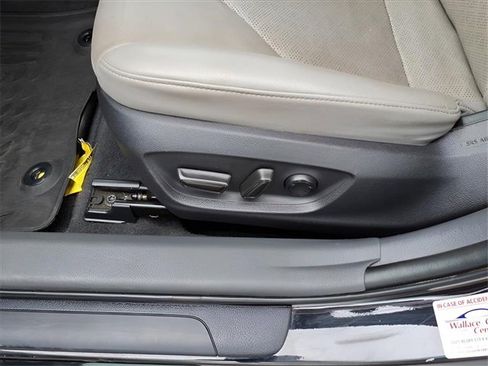 Used 2022 Toyota Camry XSE image 12