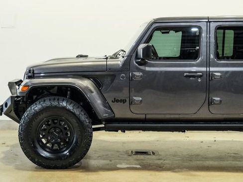 Used 2025 Jeep Gladiator Sport AWD/4WD image 47