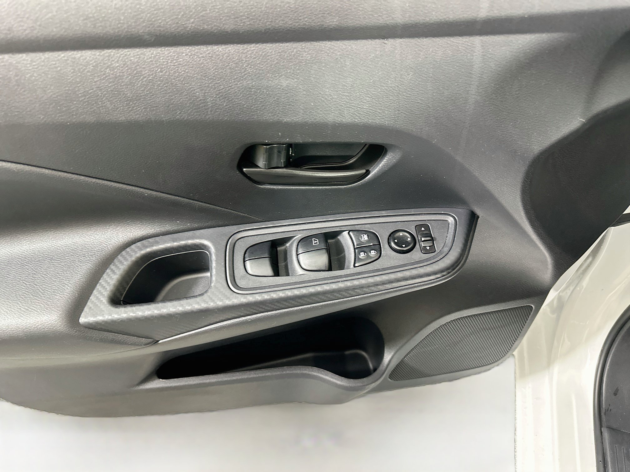 Used 2025 Nissan Versa S FWD image 15