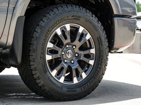 Used 2017 Nissan Titan PRO-4X w/ Pro-4x Convenience Package AWD/4WD image 67