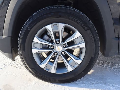 Used 2025 Chevrolet Equinox LT image 12