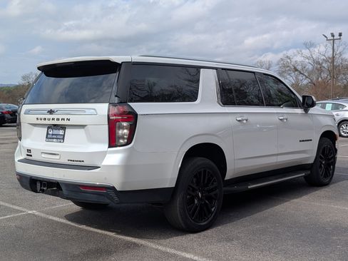 Used 2023 Chevrolet Suburban Premier image 9