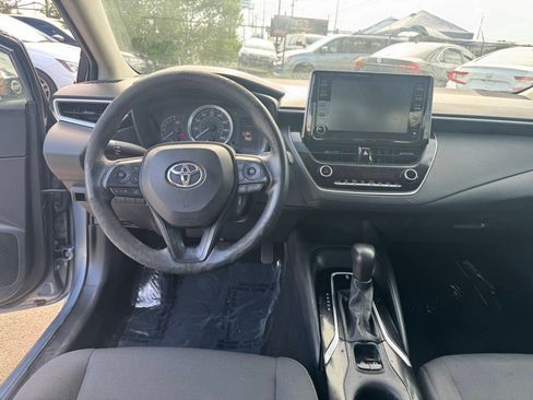 Used 2020 Toyota Corolla LE FWD image 11