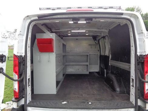 Used 2018 Ford Transit 250 130 Low Roof RWD image 5
