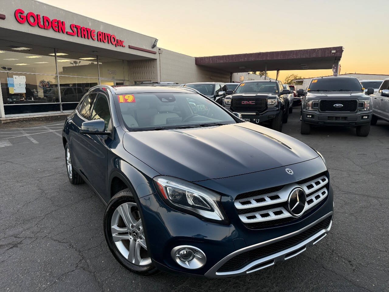 Used 2019 Mercedes-Benz GLA 250 4MATIC image 1