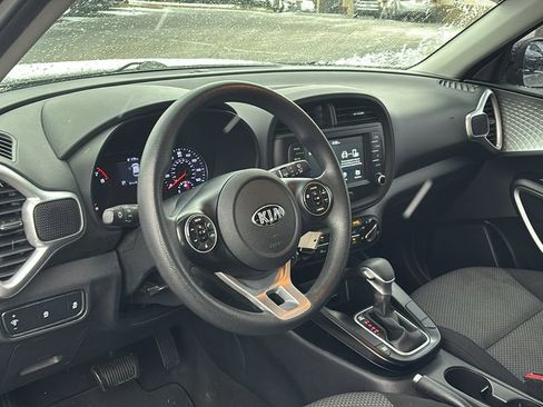 Used 2020 Kia Soul LX image 23
