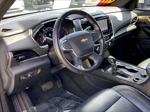 Certified 2022 Chevrolet Traverse Premier FWD image 14