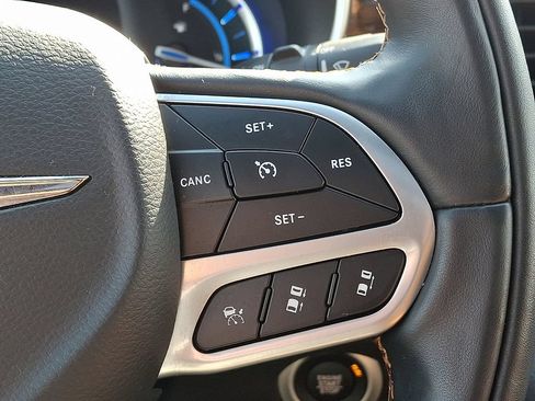 Certified 2022 Chrysler Pacifica Pinnacle FWD image 25