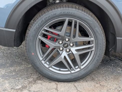 New 2026 Ford Explorer ST-Line w/ ST-Line Street Pack image 7
