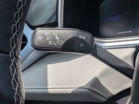 Certified 2026 Volkswagen Taos SE FWD image 31