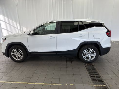 Used 2024 GMC Terrain SLE image 8