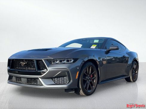 Used 2025 Ford Mustang GT Premium RWD image 2