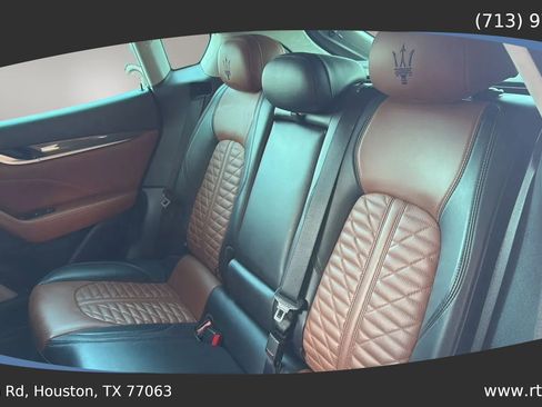 Used 2019 Maserati Levante S GranLusso AWD/4WD image 33