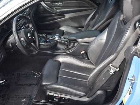 Used 2015 BMW M4 Convertible image 16