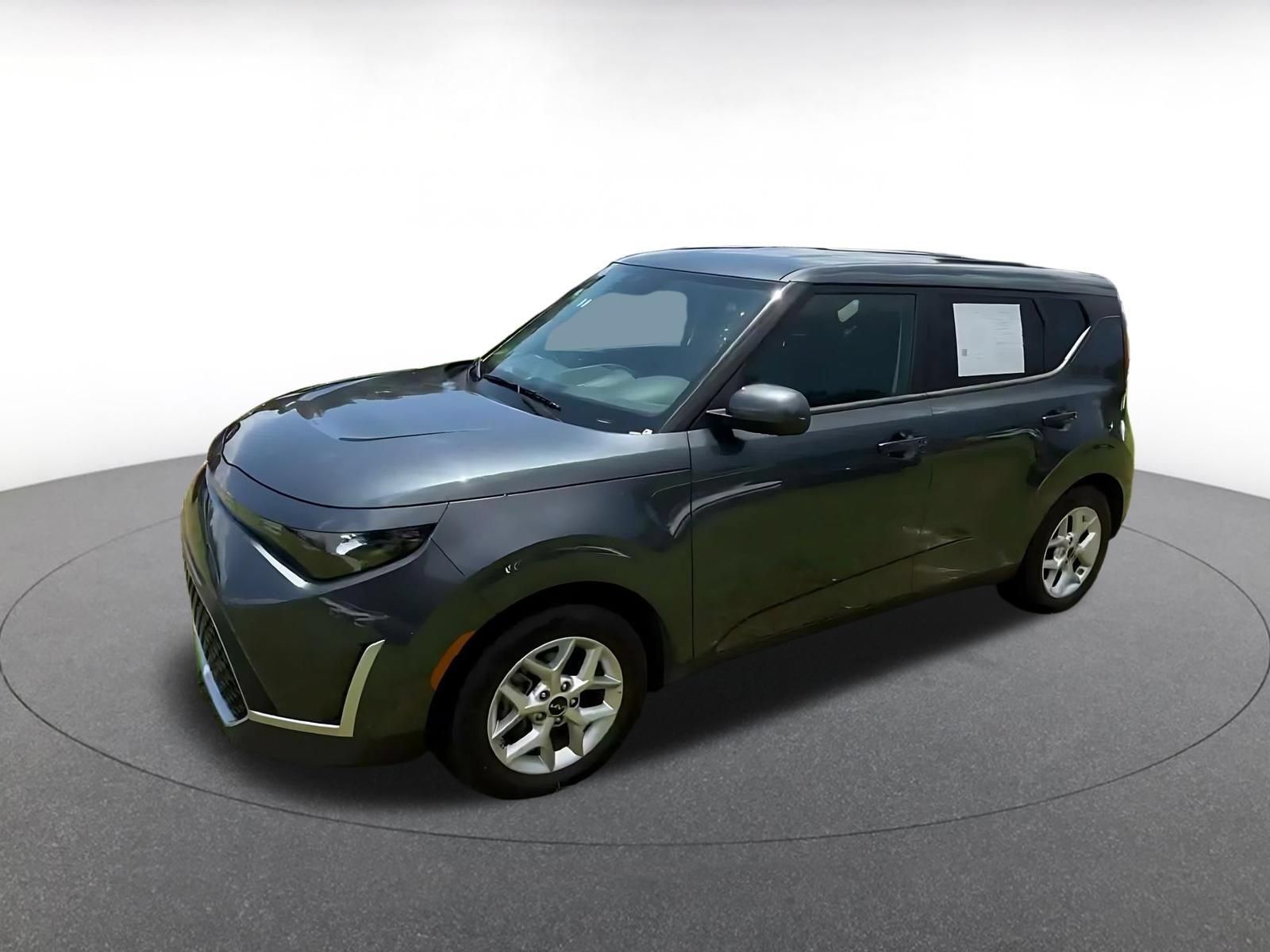 Used 2025 Kia Soul LX w/ LX Technology Package FWD image 7