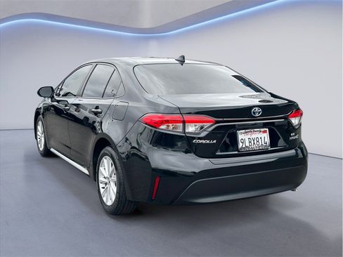 Used 2024 Toyota Corolla LE w/ LE Convenience Package FWD image 4