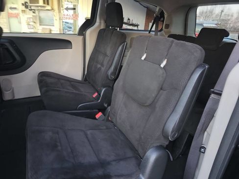 Used 2015 Dodge Grand Caravan SE w/ Quick Order Package 29E SE image 10
