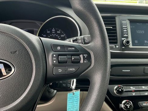 Used 2019 Kia Sedona LX FWD image 27