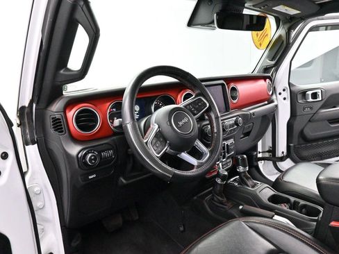 Used 2021 Jeep Gladiator Rubicon AWD/4WD image 14
