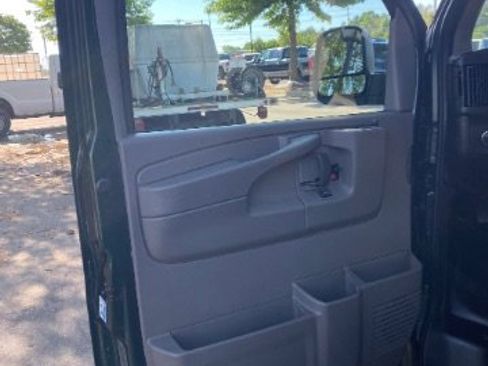 Used 2014 Chevrolet Express 3500 LS RWD image 19