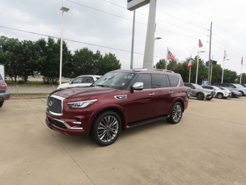 Used 2021 INFINITI QX80 Sensory w/ All-Season Package RWD image 2