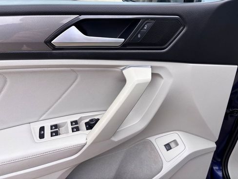 Used 2022 Volkswagen Tiguan SE image 19