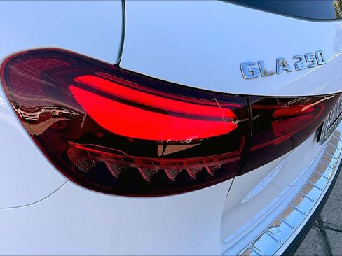 Used 2025 Mercedes-Benz GLA 250 image 28