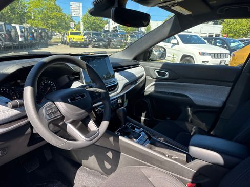 New 2025 Jeep Compass Sport image 12