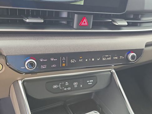 New 2026 Kia Carnival EX FWD image 26