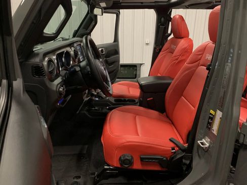 Used 2023 Jeep Wrangler Unlimited w/ Sun & Screen Package image 41