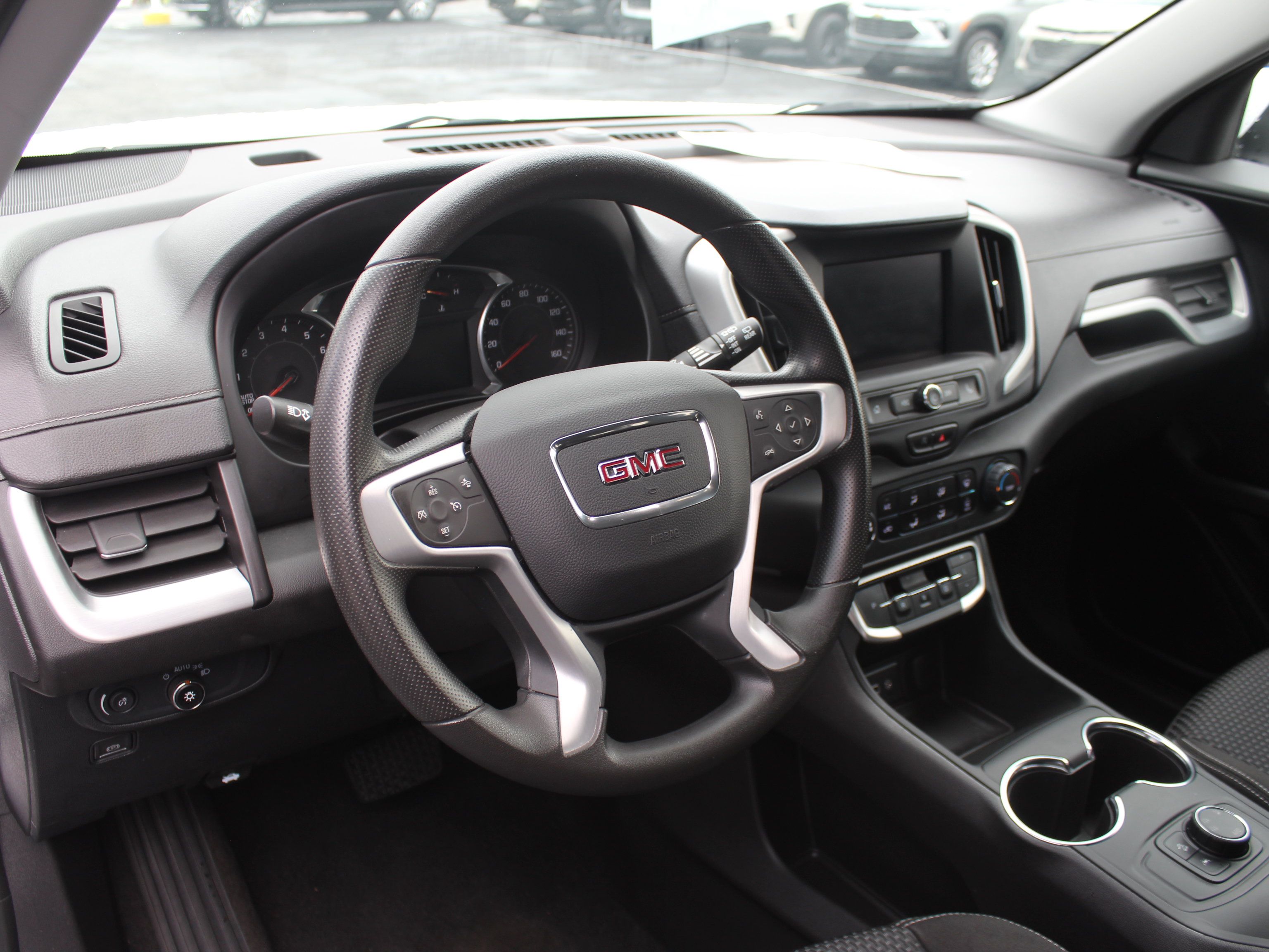 Used 2024 GMC Terrain SLE AWD/4WD image 14