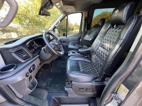 Used 2022 Ford Transit 250 Medium Roof AWD image 24