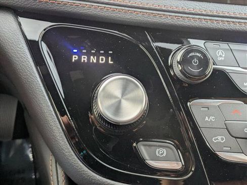 New 2026 Chrysler Pacifica Pinnacle FWD image 14