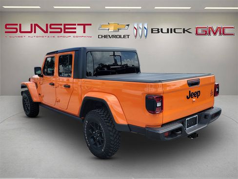 Used 2025 Jeep Gladiator Sport AWD/4WD image 41