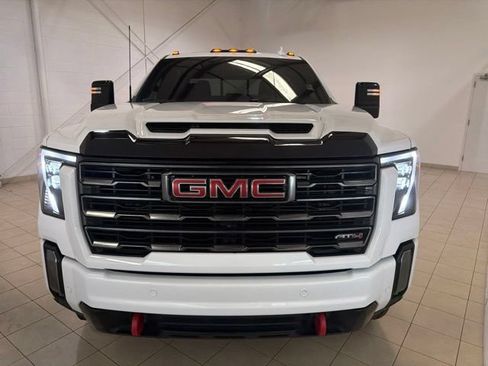 Used 2024 GMC Sierra 3500 AT4 w/ AT4 Premium Plus Package AWD/4WD image 9