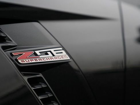 Used 2017 Chevrolet Corvette Z06 image 14