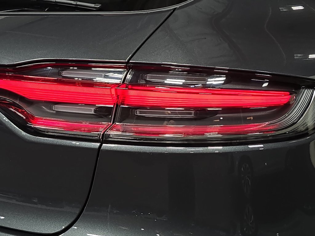 Certified 2026 Porsche Macan S AWD/4WD image 30