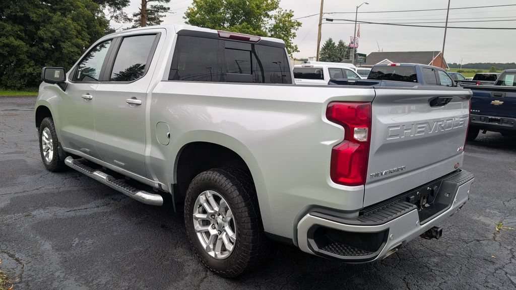 Used 2022 Chevrolet Silverado 1500 RST AWD/4WD image 3