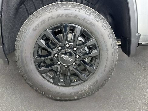 New 2026 Chevrolet Silverado 2500 Custom w/ Custom Value Package AWD/4WD image 31