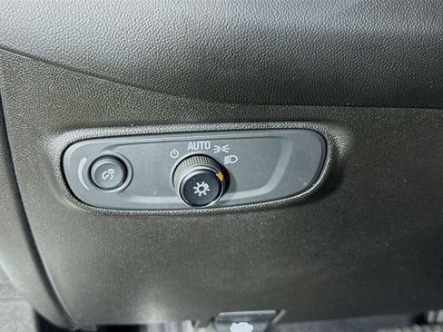 Used 2021 Chevrolet Equinox LT image 19