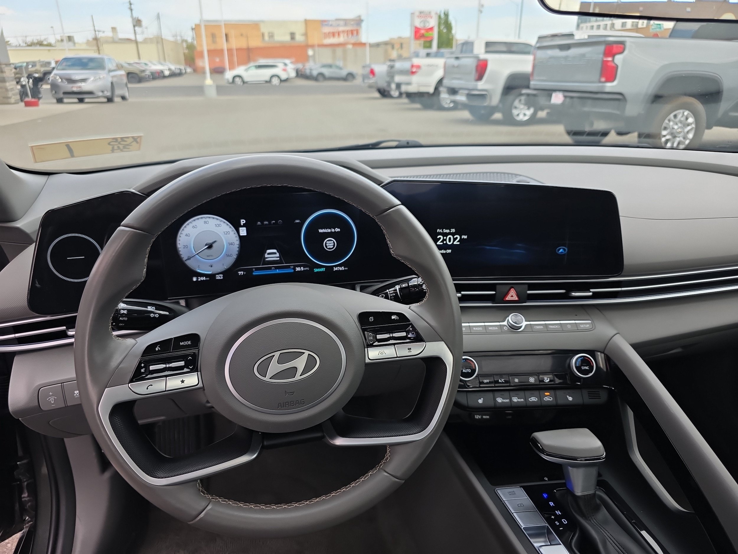 Used 2025 Hyundai Elantra SEL FWD image 3