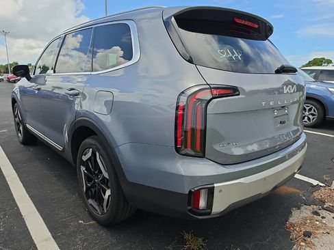 Certified 2024 Kia Telluride EX FWD image 12