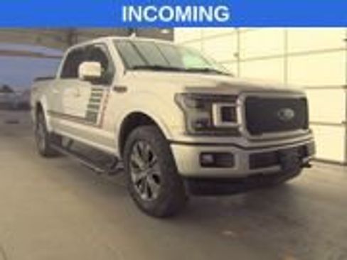Used 2018 Ford F150 Lariat w/ Equipment Group 502A Luxury AWD/4WD image 4