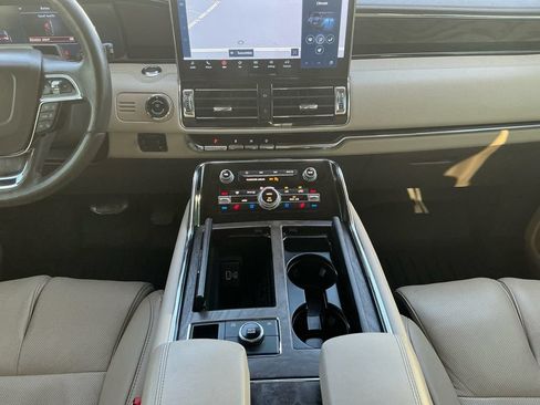 Certified 2024 Lincoln Navigator L Reserve AWD/4WD image 20