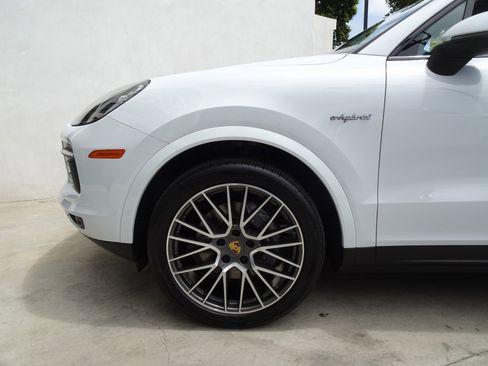 Used 2021 Porsche Cayenne E-Hybrid AWD/4WD image 9