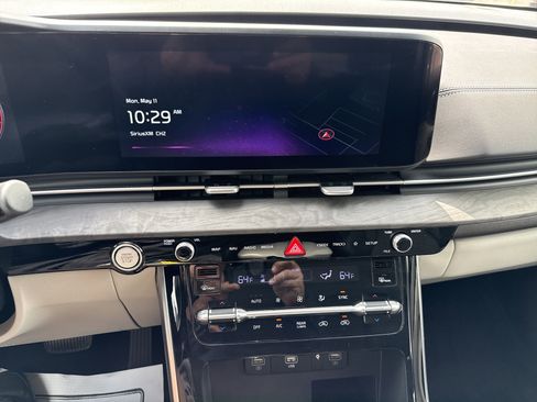 Used 2024 Kia Carnival SX FWD image 25