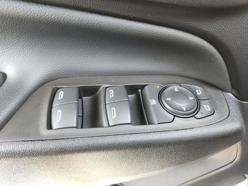 Used 2024 Chevrolet Equinox LT FWD image 23