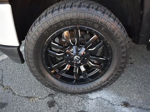 Used 2018 Chevrolet Silverado 1500 LT w/ All Star Edition image 31